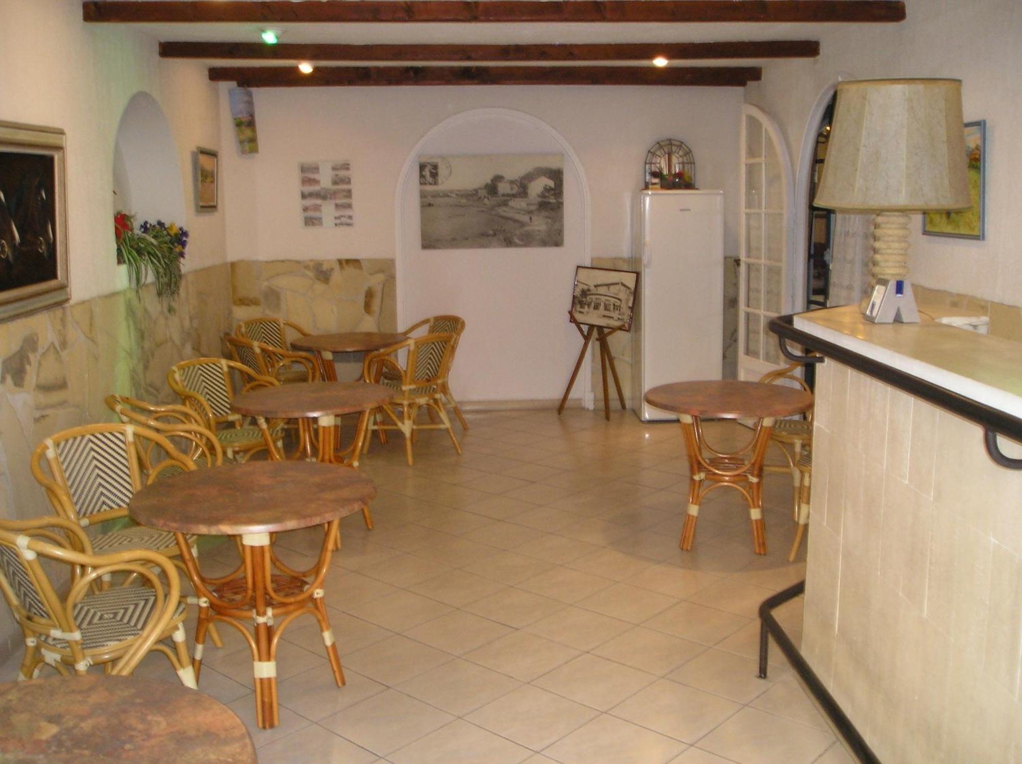 Hotel L'Ilot Fleuri Le Lavandou Exterior foto
