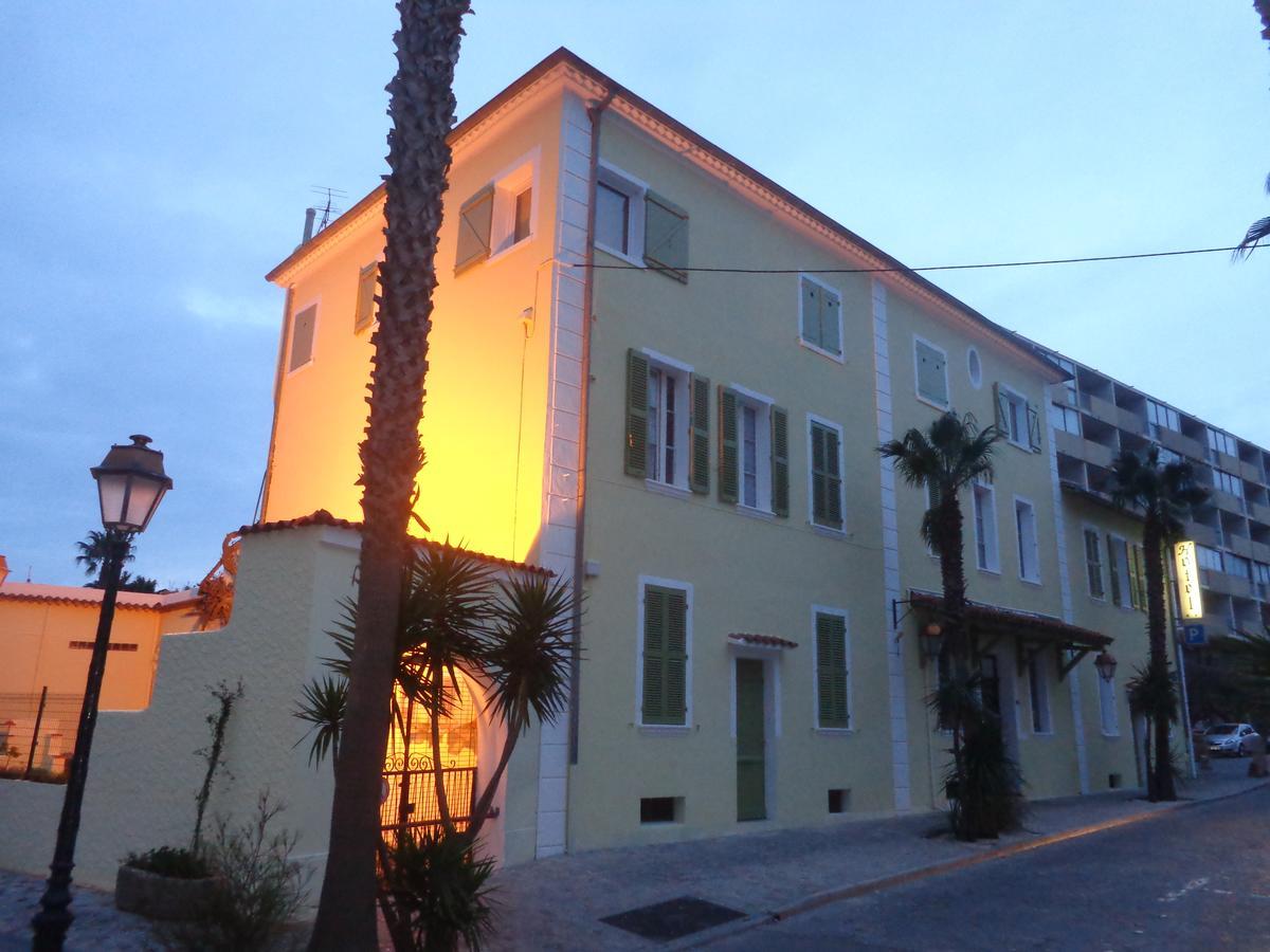 Hotel L'Ilot Fleuri Le Lavandou Exterior foto